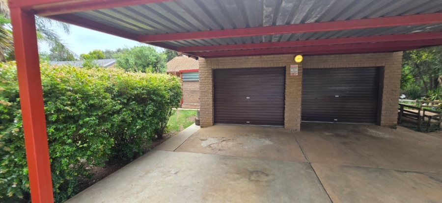 3 Bedroom Property for Sale in Flimieda North West